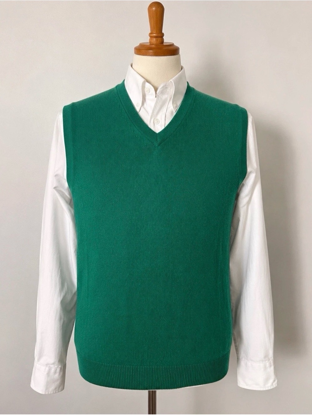 L.L.Bean Men’s L Tall 100% Lambswool Sweater Vest Green V-Neck Wool Preppy